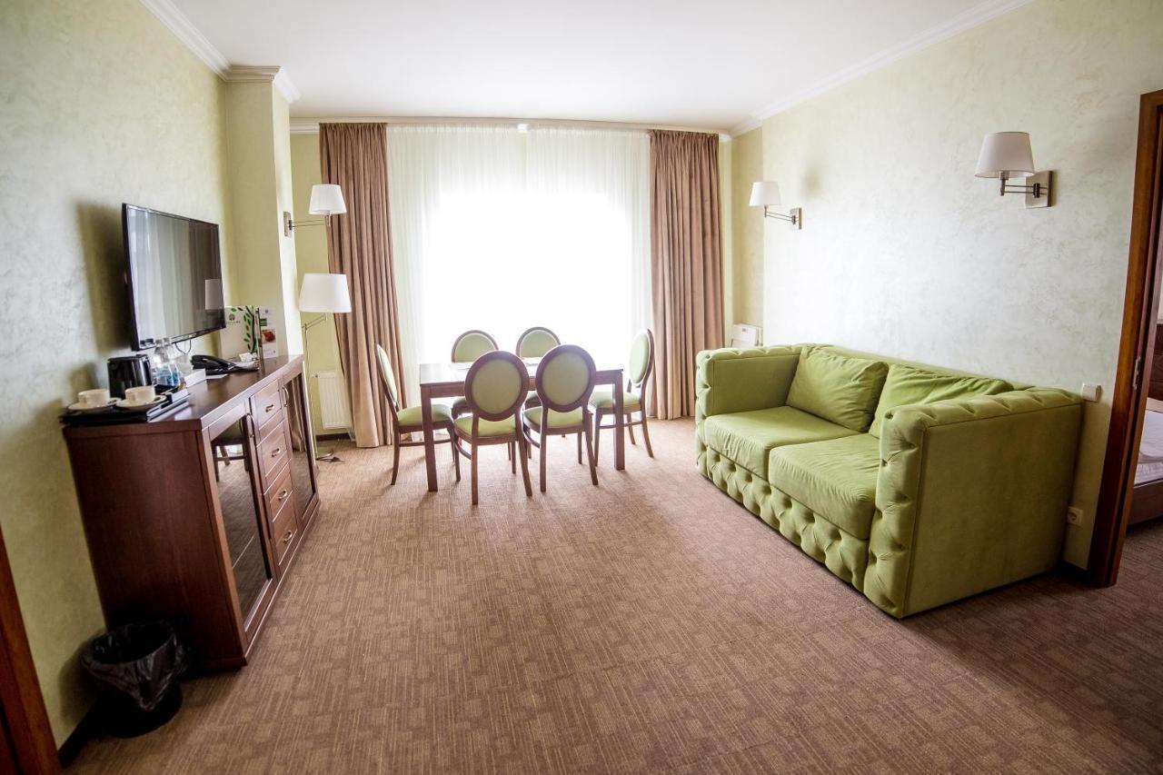 Green Park Hotel & Spa ตรุสคาเวตส์ ภายนอก รูปภาพ